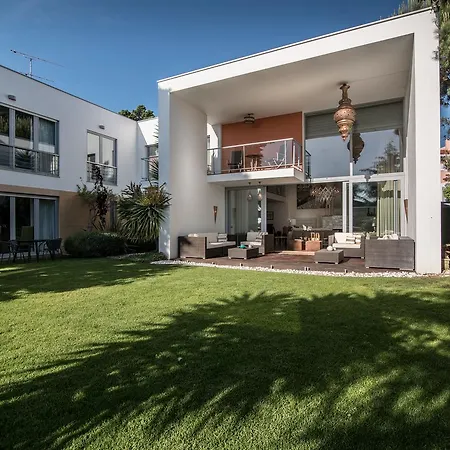 Guest house Casa Laranja 4*