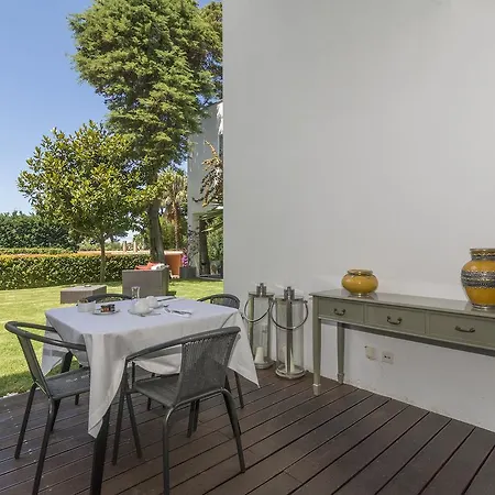 Guest house Casa Laranja 4*